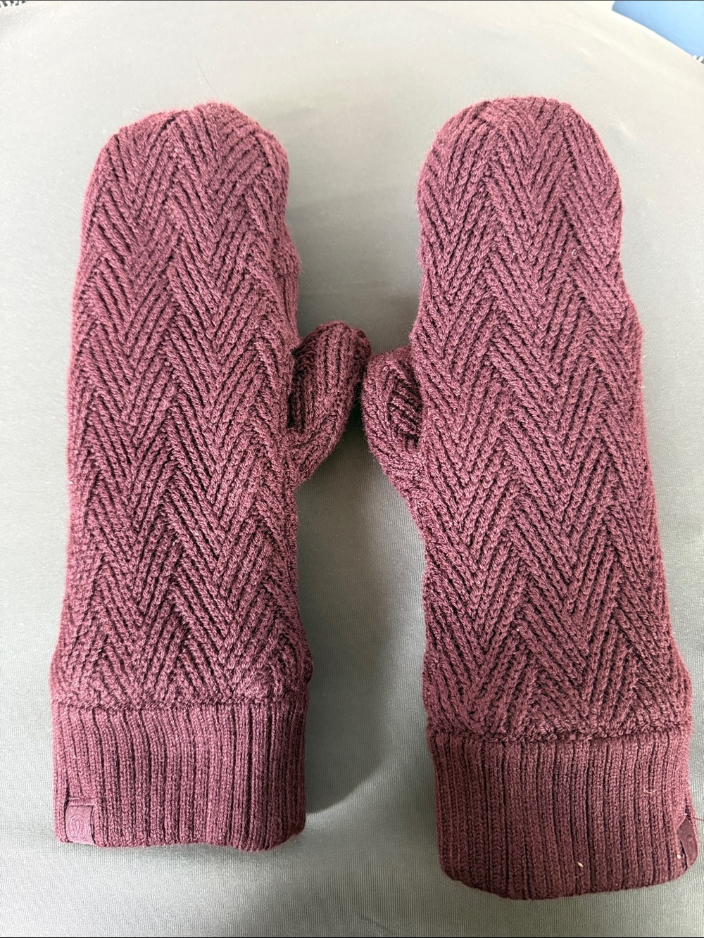 lululemon athletica Maroon Cable-Knit Mittens